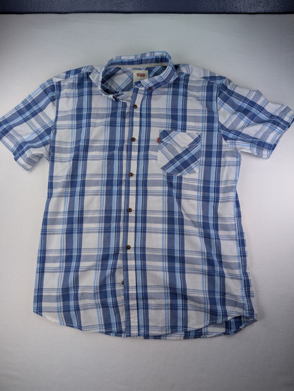 Levi’s Men’s XL Blue White Plaid Short Sleeve Button Down Shirt